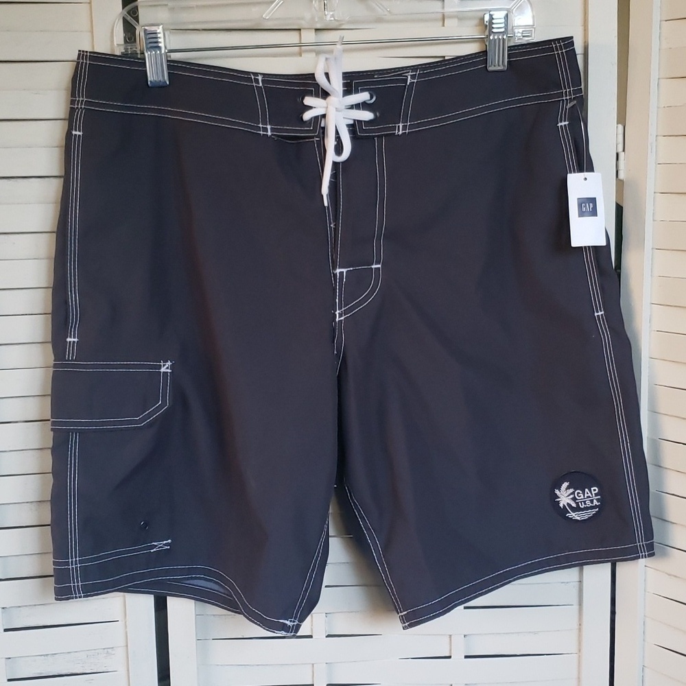 GAP blue nwt 100% polyester mens shorts